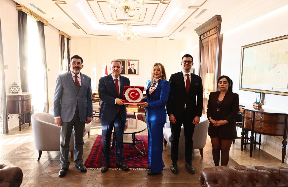 İzmir İl Başkanlığımızdan Sayın Valimize Ziyaret